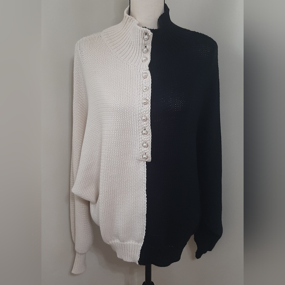 *FINAL SALE* NWOT POL Dolman Sleeve Turtle Neck Sweater W/ Pearl Button Detail - Picture 7 of 14